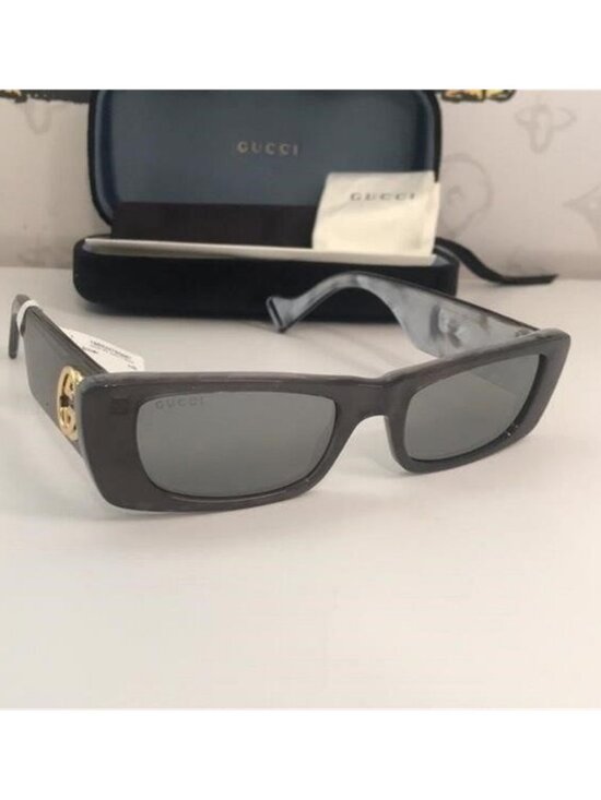 New Authentic Gucci GG0516S 002 Grey Silver Mirror Oversized Sunglasses main image 5